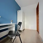 Colourful - 10 Minutes To Old Town & Seaside منزل للإقامة *